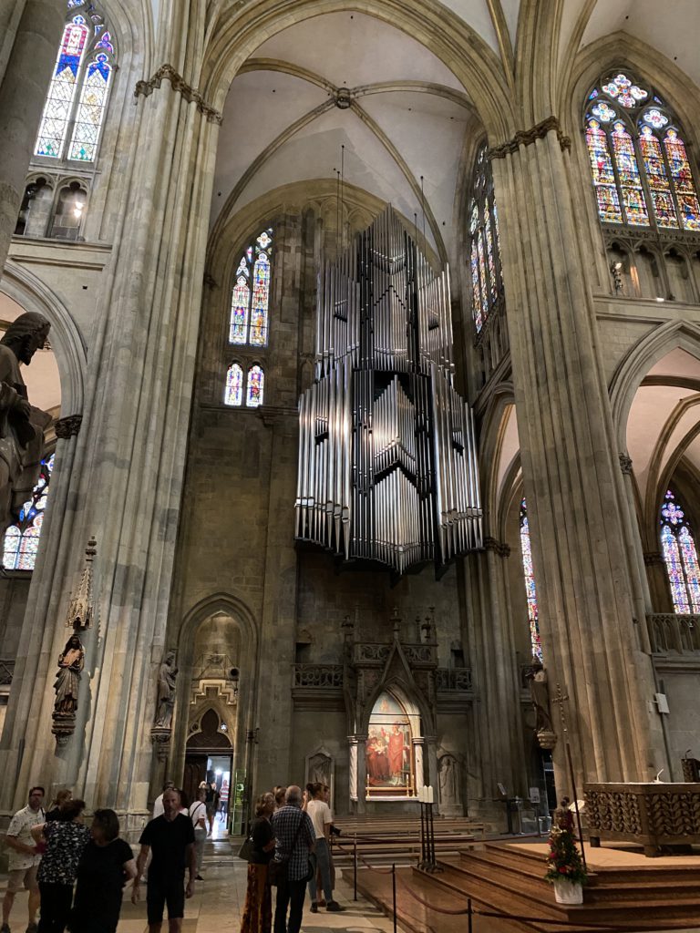 Hanging organ