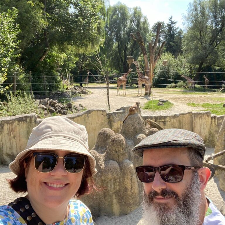 Finally checking out the Munich Zoo on a beautiful day. No feeding the animals… pretzels. 😂 And of course we paid the other Aussie expats a visit… 🦘🐘🦬🦩🦒🦍