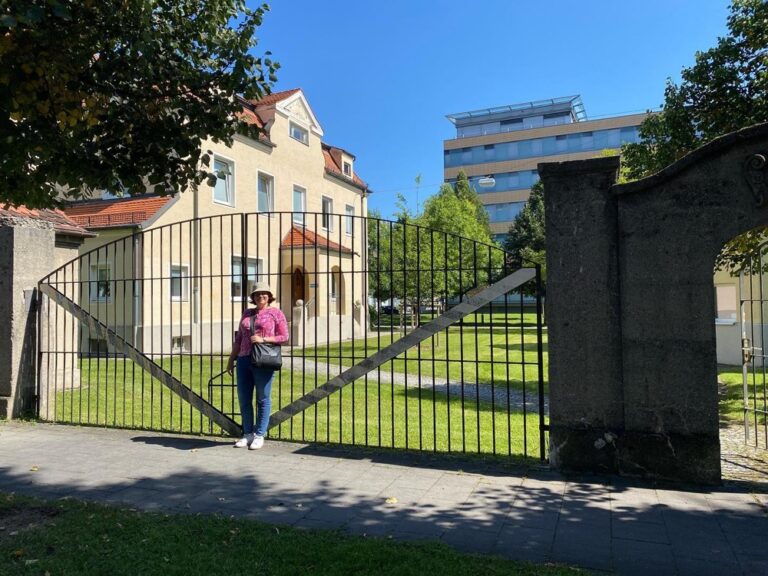 We made a very special pilgrimage today to the Munich Gaswerks. Can you guess why? I’ll give you a hint… 🍫🎩😍