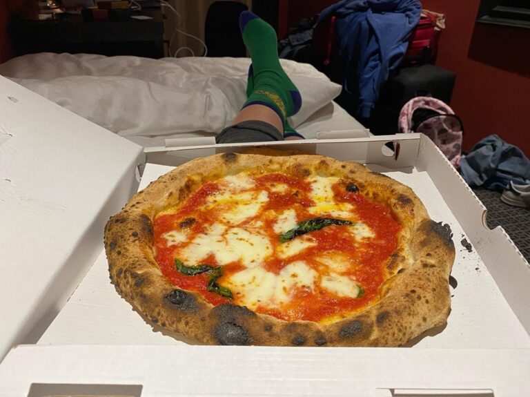 Lest you think I did nothing but work all weekend, I also caught up with @glory_madaya and Rinon for a killer steak dinner, ate a pizza in bed in the hotel, and hit the Läderach shop before my train home… #foodie🐄🍕🍫