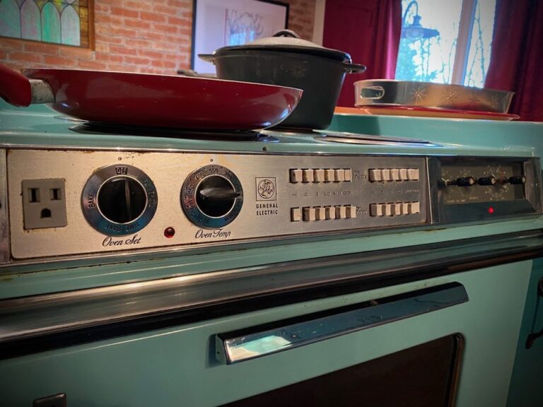 He’s gonna get rid of it one of these days, but damn I love the design of this old cooktop. More appliances should have big chunky buttons!