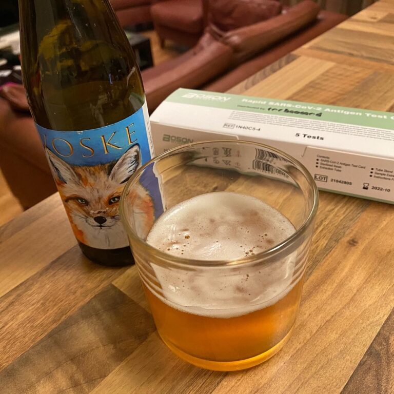 After a quick mid-week hop across the Alps to Madrid and back, relaxing with Great Belgian Beer Tasting #3! Voske from @beer4nature. Funky but my favourite so far… 🏔🍻