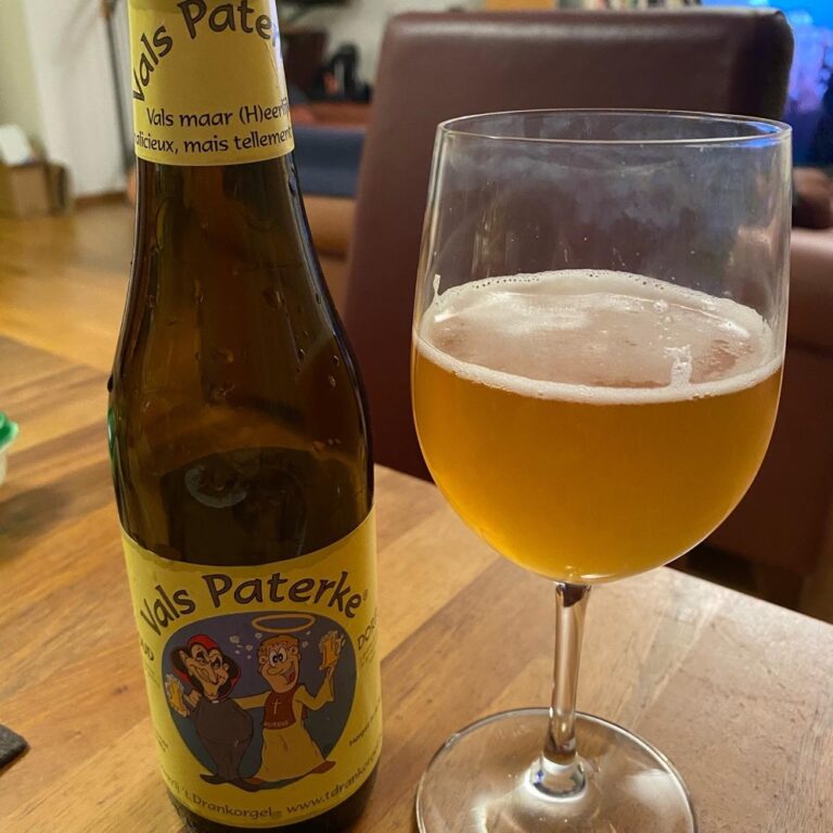 Belgian Beer Tasting #5 - Vals Paterke Goud. Tastes very Belgian! 🍻