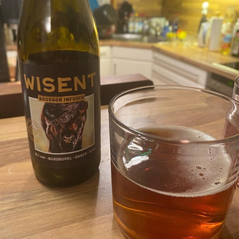 Belgian Beer Tasting #6 - Wisent from @beer4nature. Bourbon-infused and 9%? Yesssss. 🍻