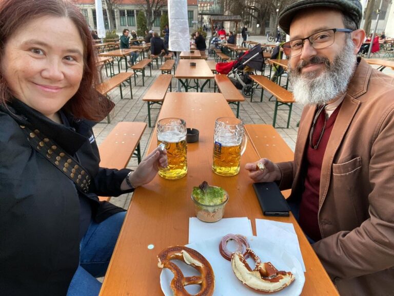 Still a bit nippy out of the sun, but Spring has sprung 🌱 and the flowers are blooming 🌸 and the beer is pouring. 🍻 2022 Biergarten count: 1!