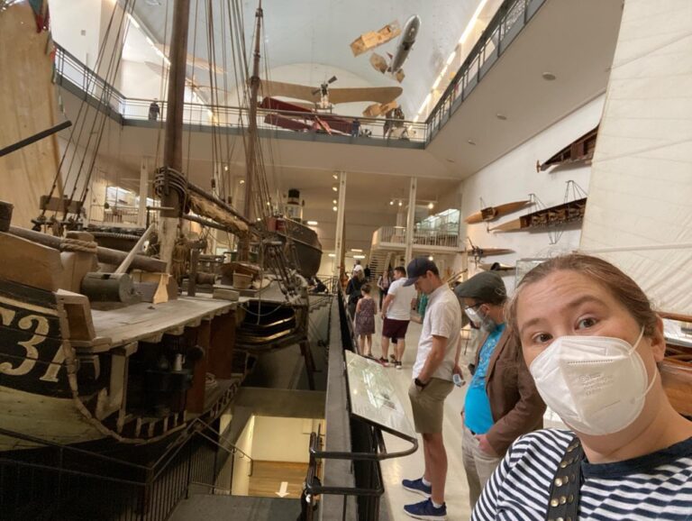 Sunday in Munich. After our Weisswurst breakfast, we headed to the Deutsches Museum to learn about electricity and boats and glass manufacturing. Then we rode home along the Isar and stopped off for ice cream. Perfect Spring day… ☀️🚴‍♀️🍦