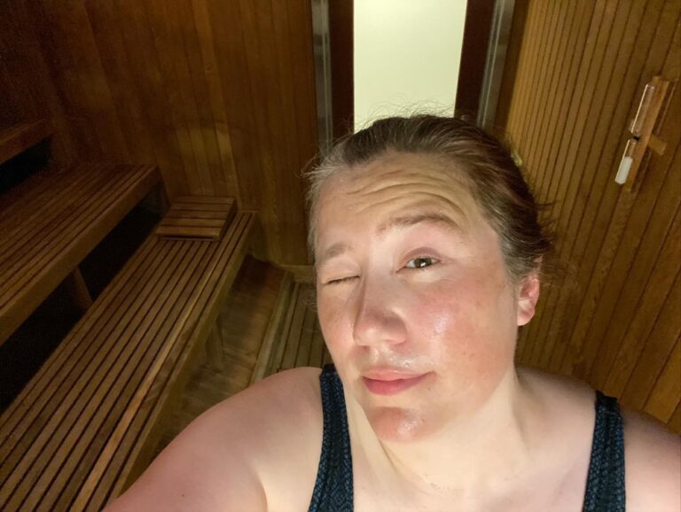 Celebrating the end of AWS DevRelCon with team hotpot and then a solo sauna sesh. (Yes, the theme of the night was SWEATING.) 😅