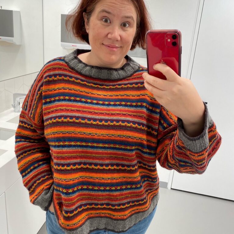 Only a few opportunities left for a Munich bathroom selfie… This is one of my favorite handknits - Jo Sharp “Solstice” in their DK wool. I love the colours, and it’s held up so well considering I finished it in 2004! ❤️🧶