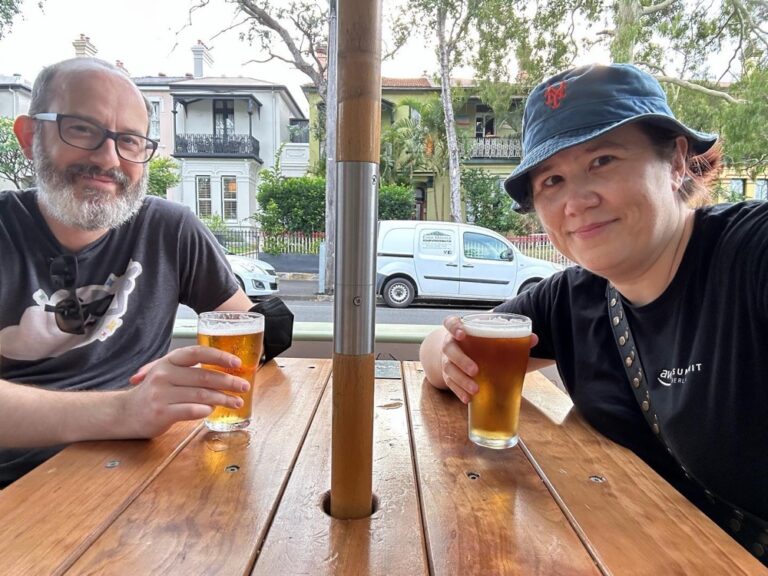 Went for a walk around Blackwattle Bay and stopped in at the Toxteth in Glebe for a ($10!!! 🤯) schooner of VB on the way home… 🍻