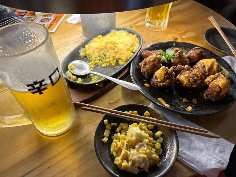 Post-theater izakaya dinner at Nakano Darling. I missed having easy access to excellent Asian food! Karaage chicken, corn cheese, gyoza, and beer. 🍻