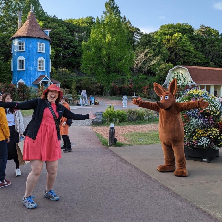 Highlights from a perfect day at Moominvalley Park. We rode a very special train, saw fun attractions, and enjoyed the beautiful scenery. There are two Moomin parks in the whole world, and now we’ve been to both of them. ❤️☀️🚆🌳 #moomin @moominofficial