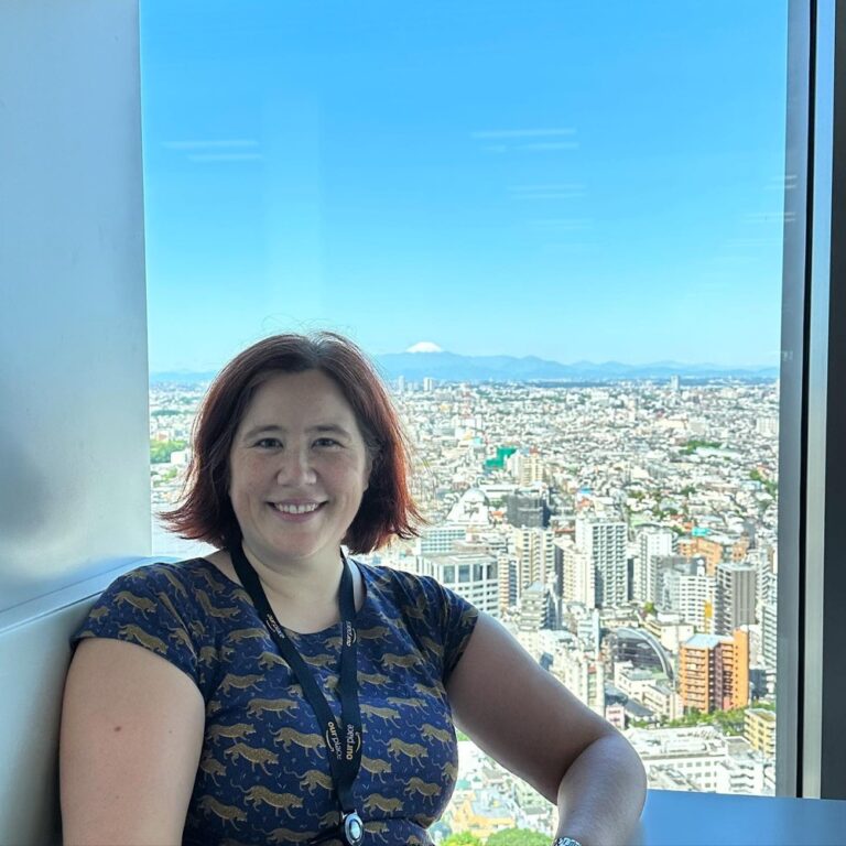 TFW you’re sad you didn’t manage to see Mt. Fuji on your trip to Japan… and then you realise you can see it from your office. 😲❤️🗻