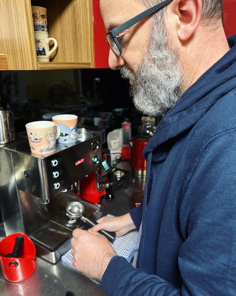 Why yes, setting up his coffee machine home automation (allowing him to turn the machine on remotely before he gets out of bed) was the very first priority on unpacking day. 😂☕️