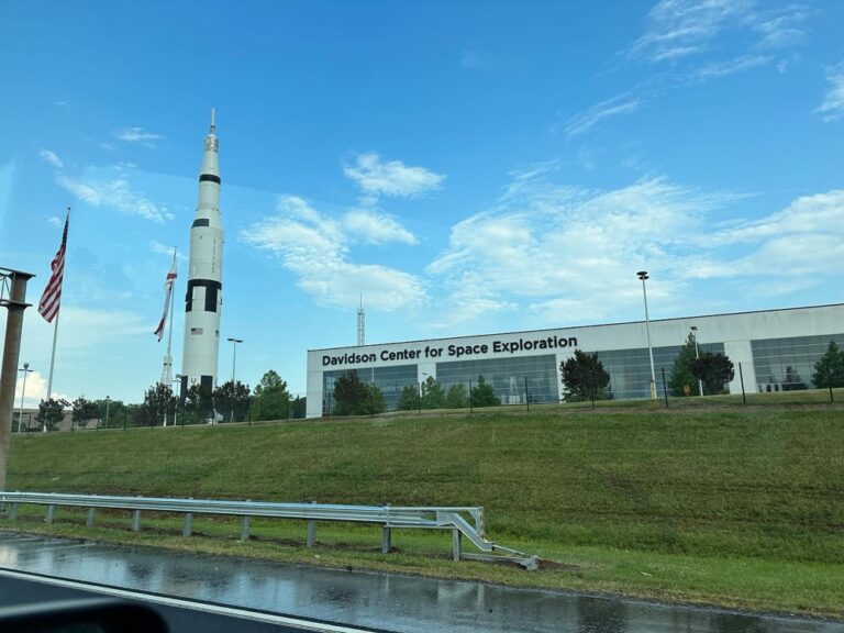 Four states, 500+ miles, one thunderstorm ⛈️, and a detour because Dad wanted to see the giant Buc-ees gas station. 😂 NEXT STOP SPACE CAMP 🚀 🧑‍🚀