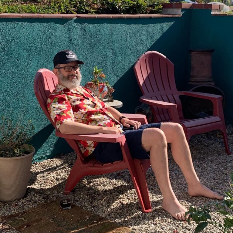 Enjoying the sunshine in the Carbo front yard on a beautiful day. ☀️