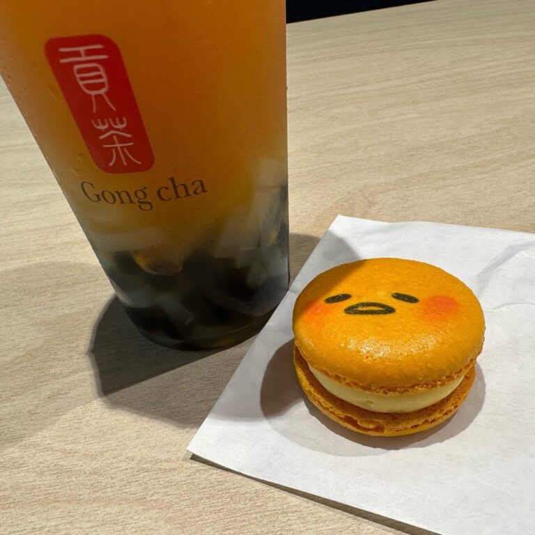 Gudetama agreed that I deserved a bubble tea today. 🥚🧋