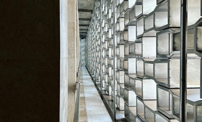 The Istiqlal Mosque is the largest mosque in SE Asia. It’s very modern, featuring only two materials - local marble and stainless steel. I *loved * it. I don’t normally get this artsy with my photos, but every angle in this space was breathtaking. 🕌