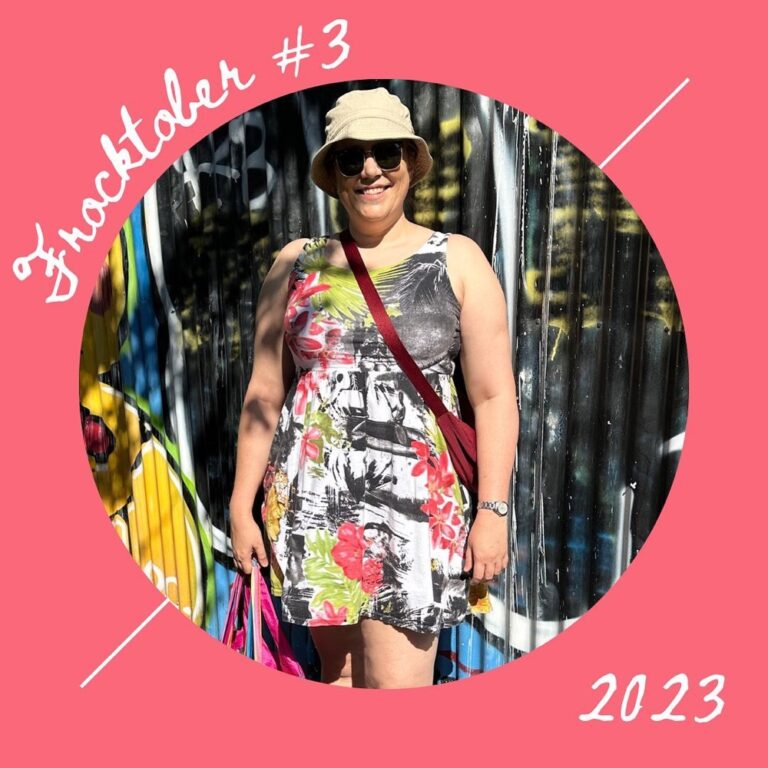 It’s really hot in Sydney, so #frocktober Day 3 is a self-made Seamwork Moneta dress in a Hawaiian print. Today’s fact is that there is NO early detection test for ovarian cancer — a pap/cervical smear does not detect it! Donations to the OCRF help fund research into early detection. Link in bio… 👗🌴