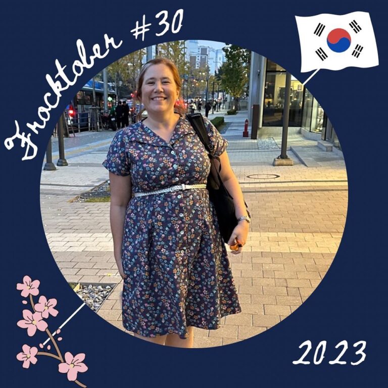 #frocktober day 30: enjoying a lovely Autumn in Seoul in my @made590 Patricia dress in @libertylondon fabric. 🌸❤️👗🇰🇷