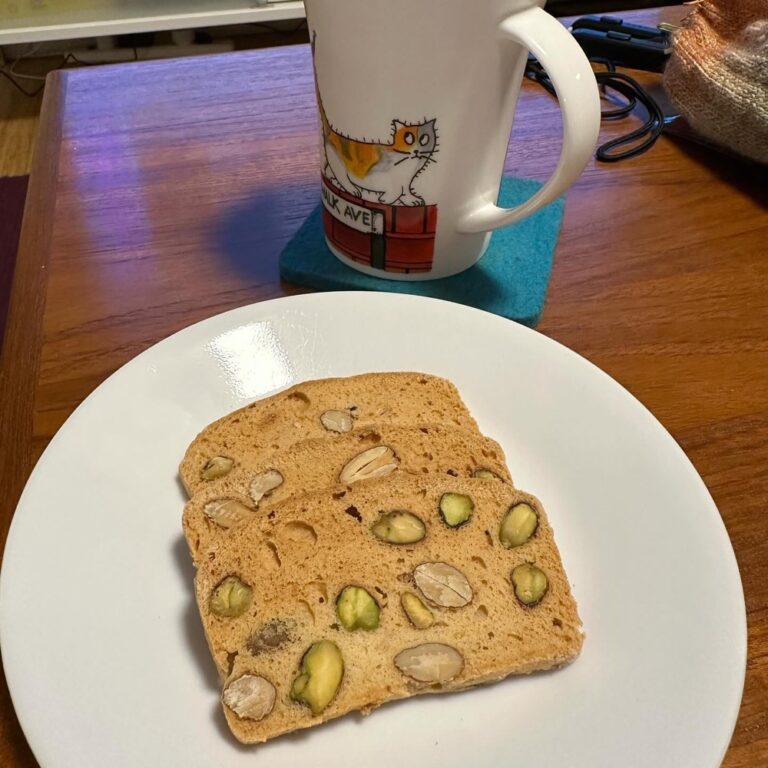 Some days I come home now and there is homemade biscotti. 😍