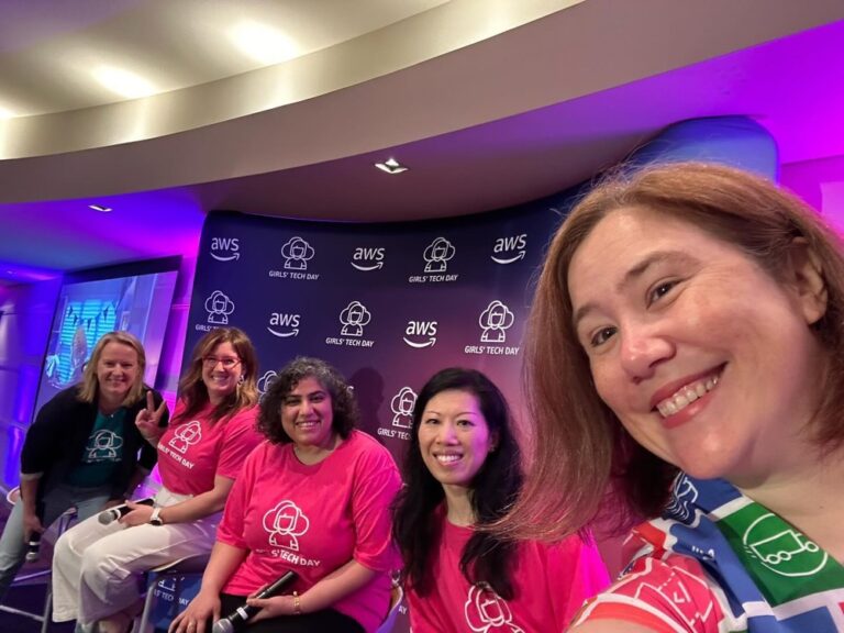 Having an amazing day with 800 young women at #awsgirlstechday! Thanks to our keynote speaker Carly Wishart and panelists Rebecca Burke, Afshan Siddiqui, and AWS Hero Wendy Wong. We’ve got lasers, robots, and VR happening! Amazing work by Amy Jaballah, Inspiring the Future Australia, all the AWS volunteers, and the #awsincommunities team for making this happen! ❤️