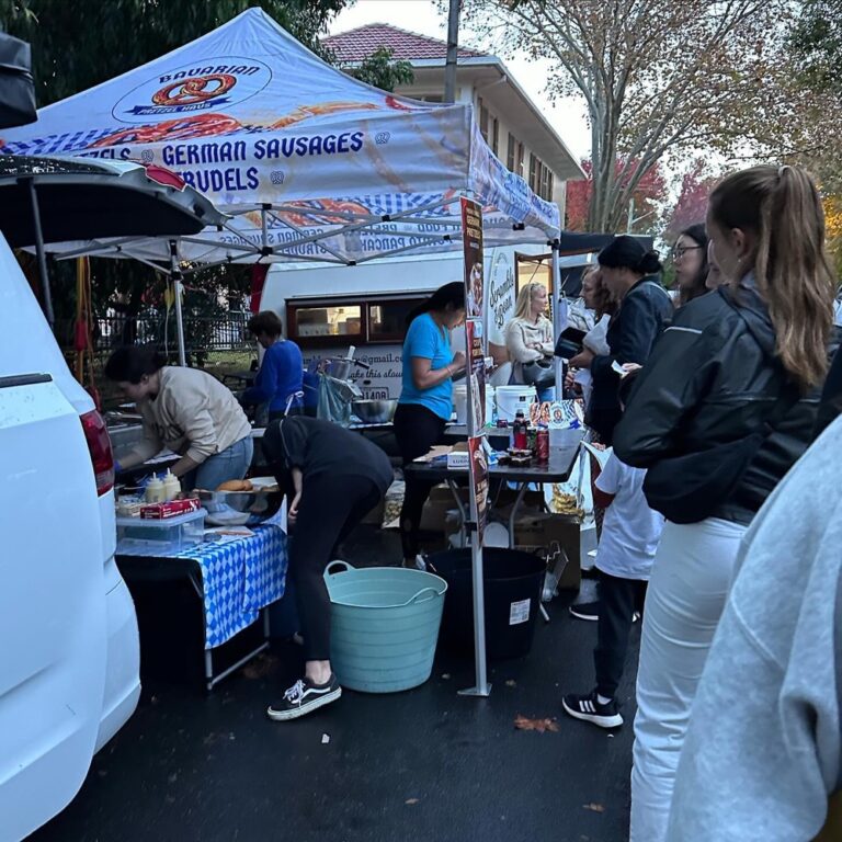 German Cultural Day Festival at the @goetheinstitut_australien in Sydney! Viel Spaß mit Festbier und Brez’n und Musik. ❤️🇩🇪🥨🍻