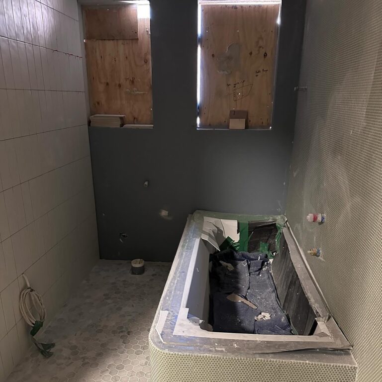 Week 12: We have officially reached the “waiting for the windows” stage of the project. Most of the bathroom tiling is done though, and it’s looking great. The bulkheads are all in place too. There’s not much left that can be done before the windows/doors are in though… #renovation 🏠