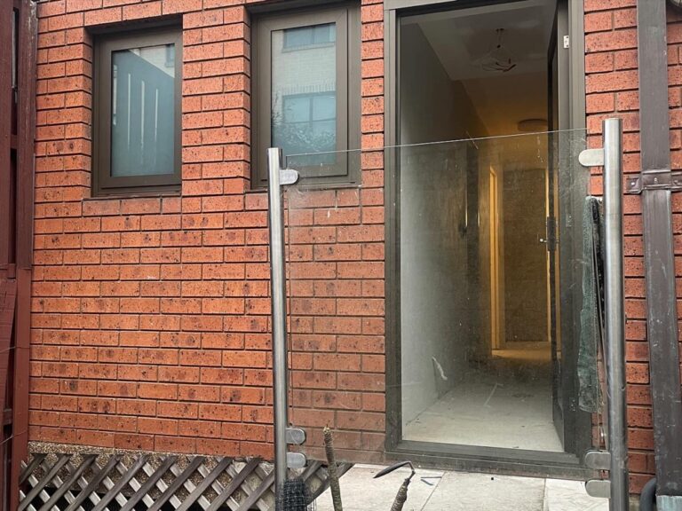 Week 15: We’re still overseas, but work has continued on the house – and we’re thrilled to see the new windows and doors are in place! Double glazing is going to make next winter a lot more bearable. 🥶 And look at the natural light we get in the back hallway now! All the rendering is done, and the builder and designer are finishing off the reveal details. We’re in the home stretch… ❤️🪟🏠 #renovation