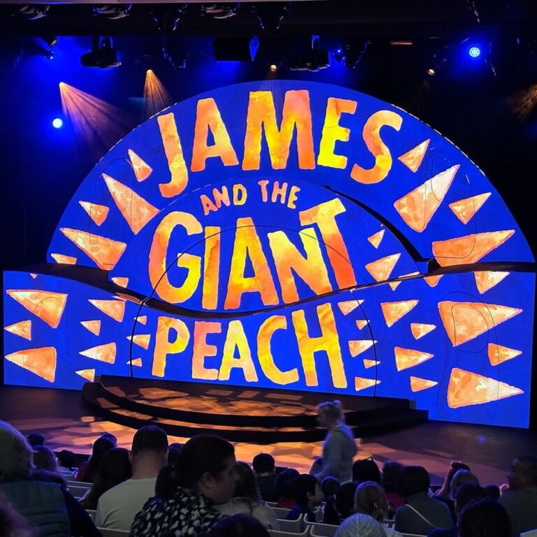 This morning we headed down to the @sydneyoperahouse to see @shakeandstir’s production of “James and the Giant Peach.” I really liked their take on it! They modernised a few things (Aunt Sponge wearing Crocs is inspired costume design) and excised a couple characters (vale Ladybug and Silkworm!), but they kept the weirder bits of Dahl’s story without sanding it down too much. I also thought the use of the rotating stage with animated projections and multiple trap doors was genius, and it’s probably the only way you could bring a story like this to life. We also visited the fat sea lion sunbathing on the steps outside, and we had lunch at @a.p.bread in the city. Lovely day. ❤️🍑