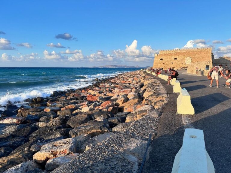 A sunset walk on the breakwater of Heraklion… 🌅 🌊