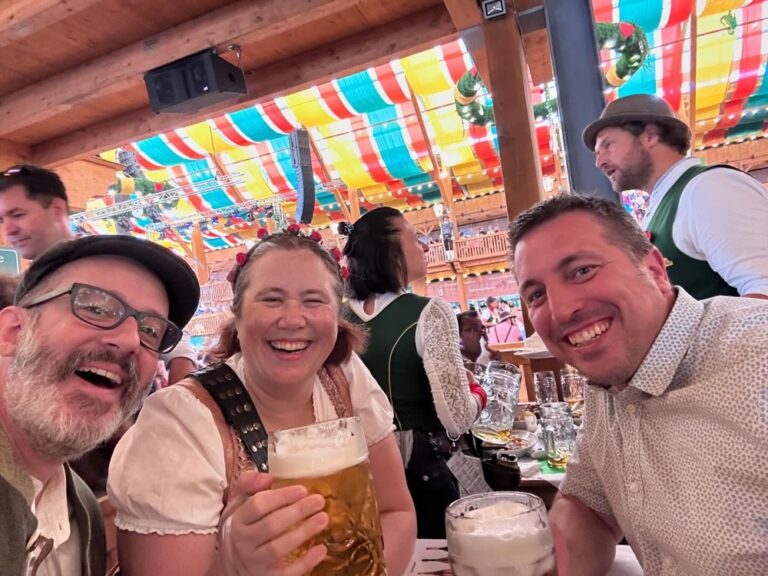 A perfect Oktoberfest day. Two years ago it was rainy and cold, but today we had blue skies and sunshine. We caught up with friends, enjoyed beer and Bavarian food, bought some souvenirs, and escaped before it got too crowded. ❤️🍻☀️ #oktoberfest