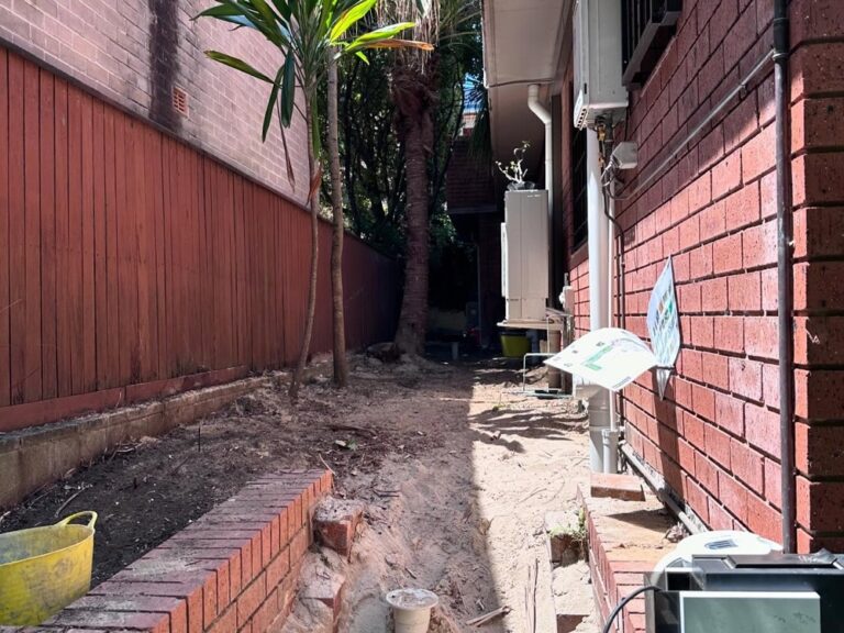 Renovation update: Landscaping has officially kicked off with a day of clean up and demolition! Plants will be the final step (have to wait until Strata gets the fence replaced), but there’s plenty to do in the meantime… 🌴🌿🌱