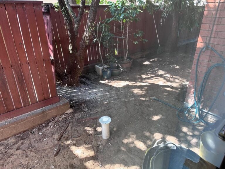 Renovation update: Landscaping has officially kicked off with a day of clean up and demolition! Plants will be the final step (have to wait until Strata gets the fence replaced), but there’s plenty to do in the meantime… 🌴🌿🌱