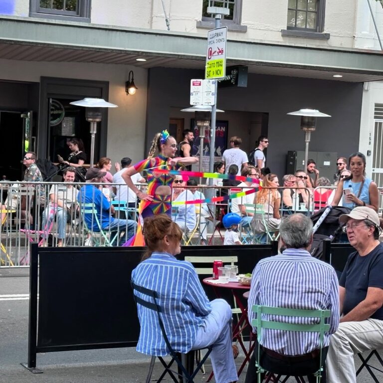 We walked over to Pyrmont to check out the lovely @cityofsydney Sydney Streets Festival. Stilt walkers, ribbon twirlers, live music, lots of activities for kids and families… A small bit of sunshine and happiness that I really needed this week. ❤️☀️