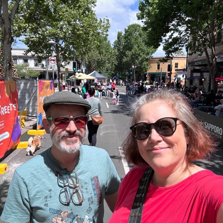 We walked over to Pyrmont to check out the lovely @cityofsydney Sydney Streets Festival. Stilt walkers, ribbon twirlers, live music, lots of activities for kids and families… A small bit of sunshine and happiness that I really needed this week. ❤️☀️