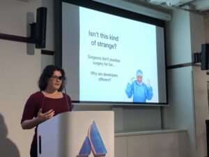 Personal projects are important because - for better or worse - hiring managers and recruiters still love to see them. (@Sebbenbear rightly points out how odd that is.) #ggdsyd https://t.co/ywbr2v7a6w