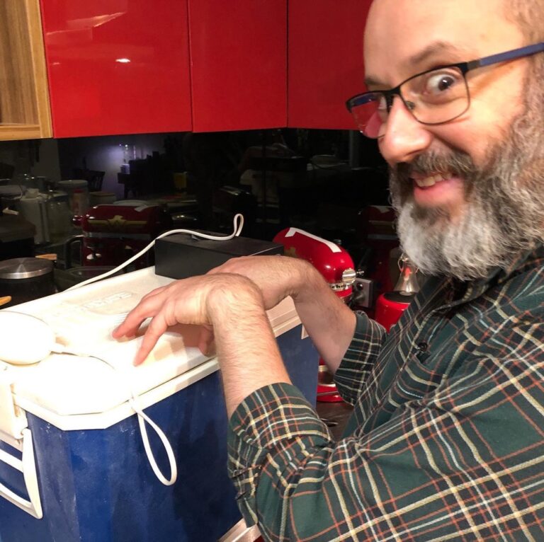 Mad scientist at work. “I’m pretty sure most people’s sourdough setup doesn’t involve multiple electrical devices...” 👨🏻‍🔬❤️🍞