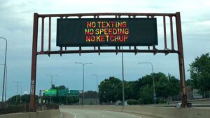 RT @thetakeout: Chicago is now spreading anti-ketchup propaganda on expressways https://t.co/tATGmJ3HjH https://t.co/lvhe9ImRdu