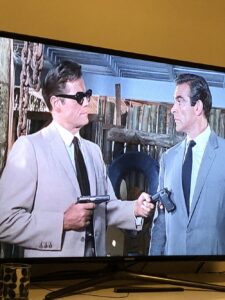 We’re rewatching the Bond movies, and I am LIVING for Felix Leiter’s sunnies in Dr. No. https://t.co/kM5Pu3lEIp