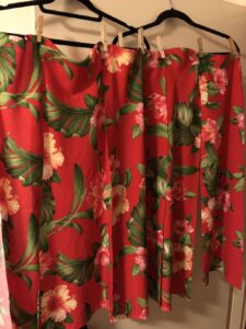 Frocktober 2018 – Sewing Update 3 https://t.co/7R20XjDksk Cutting and hanging! https://t.co/5bfzRiAhys