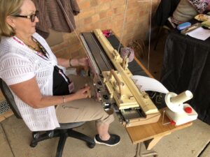 From #fibrefest2018 yesterday: Punch card instructions, binary, writing data to long-term memory... tell me again how crafting isn’t “technical.” 🔥 (Props to the NSW Machine Knitting Guild as always!) https://t.co/a0i7x5ytmC