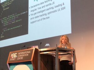 Learning about @apollographql from @peggyrayzis at #wds18... https://t.co/wAg1BCnwlE