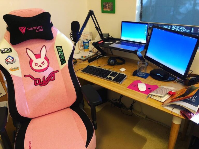 It’s my 2 year Amazon-aversary, so I bought myself a ridiculously awesome @secretlab office chair to celebrate. 😂🎂🦄 #secretlab