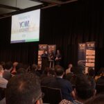 #yow18 kicking off - the 10th anniversary! Congrats to @daveathomas @MichelePlayfair @apaipi @smithcdau and the whole tea on this milestone. 👏🎉 https://t.co/ZWnQFlwAp4