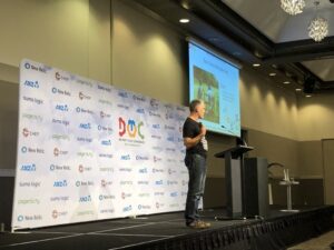 DevOps is all about flow. A gate stops you in your tracks - it’s a handoff, it’s wasteful. A stile allows the flow to continue. #dotcnz #dotc19 https://t.co/YXor7zorde