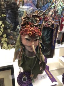 Crazy weird faerie mask. https://t.co/bbX3OjsT3r