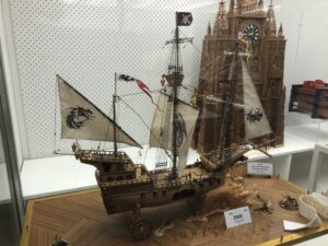 A badass hand-carved pirate ship https://t.co/J4NNdBpoQW