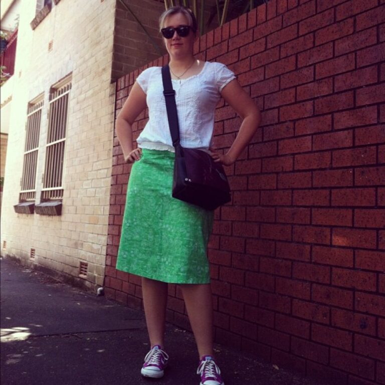 Sunny Sunday #ootd. Self-made robot skirt, blouse, Chucks.