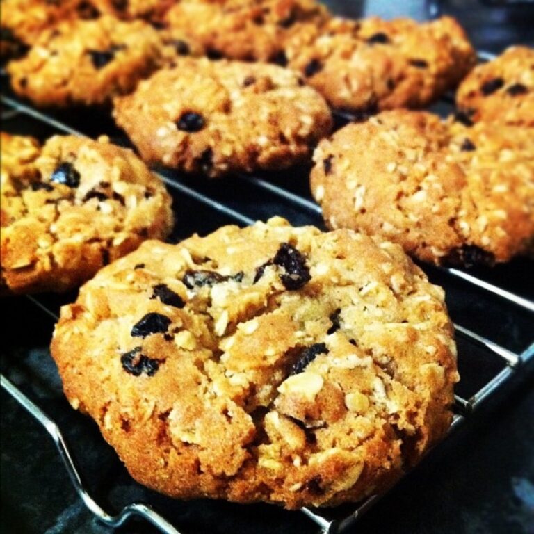 Got up early to make Oatmeal Currant Cookies for my BFF @kunaal84.