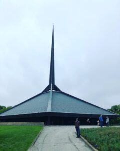 Spent the day exploring the architectural and artistic highlights of Columbus, Indiana. So gorgeous. More on Insta: https://t.co/suYLAmSm7y https://t.co/2sahG7m8yx